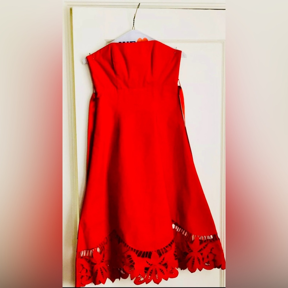 NWOT Gorgeous 2000s Bright Red Betsy Johnson Strapless Dress W Cut Out Lace Hem